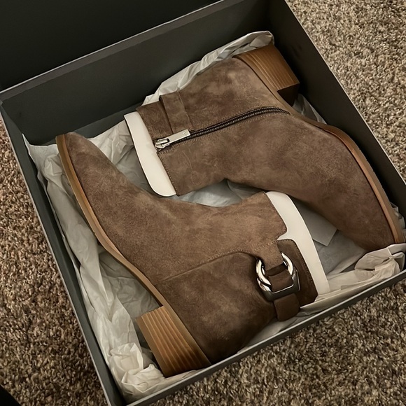 NWT In Box Aquatalia Faria Suede Ankle Boots - Picture 8 of 8